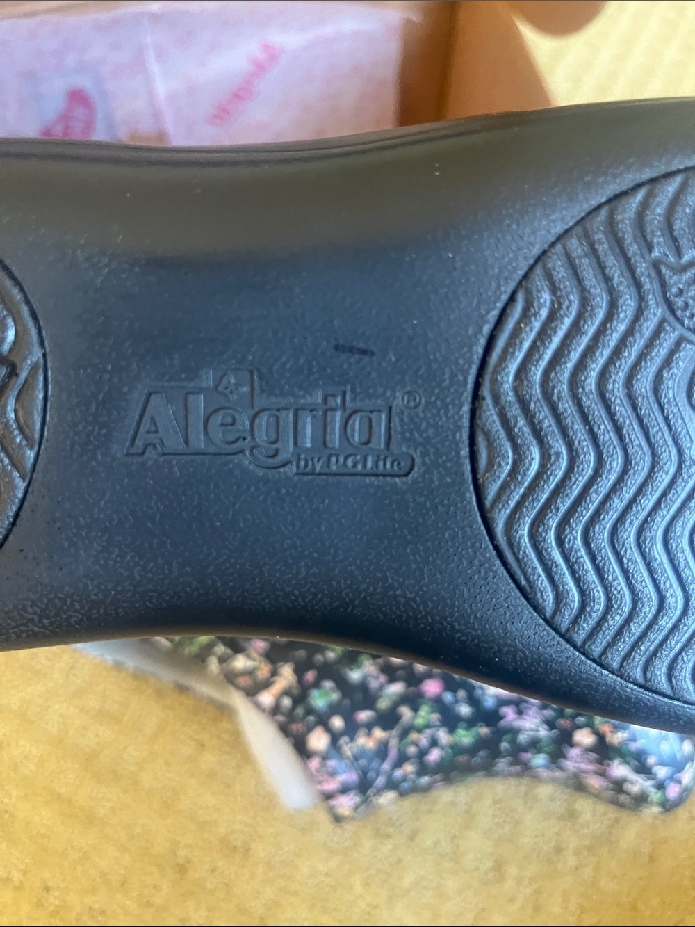 Alegria Women’s Black Floral Slip-On Clogs New in Box Leather Upper - Picture 2 of 10